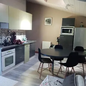 https://appartement-terrasse-parking.hotels-rhonealpes.com